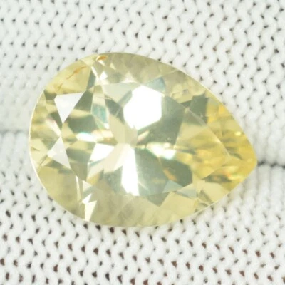 7.68 ct  FANTASTIC LIGHT YELLOW ANDESINE-NATURAL LABDORITE GEMSTONE See Vdo SY - Image 1 of 3
