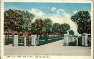 Vintage Iowa IA Postcard Entrance to Fort Des Moines Soldier Unposted 1930's  - Picture 1 of 4
