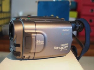Sony CCD-TRV70 - Photo 1/4