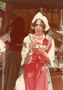 1980's RENAISSANCE FAIR Color FOUND PHOTO Snapshot A MOMENT IN TIME 53 LA 83 R - Picture 1 of 1