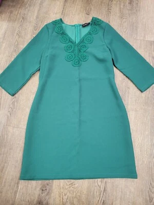 Vestido grande Everly verde esmeralda de encaje con cuello en V Foto 1 de 4