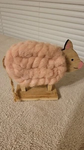 Adorable Table Top Pig Décor, Wooden With Pink yarn - Picture 1 of 3