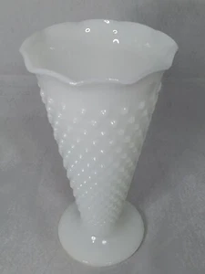 Anchor Hocking Milk Glass Hobnail Trumpet Vase Jacobs Ladder Design 9.5 in - Picture 1 of 8