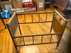 vintage mid-century doll crib - Picture 1 of 6