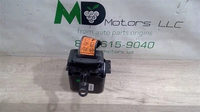 Chevrolet Malibu 2016-2019 retractor de cinturón de seguridad lateral central trasero OEM 84381839 Foto 1 de 4
