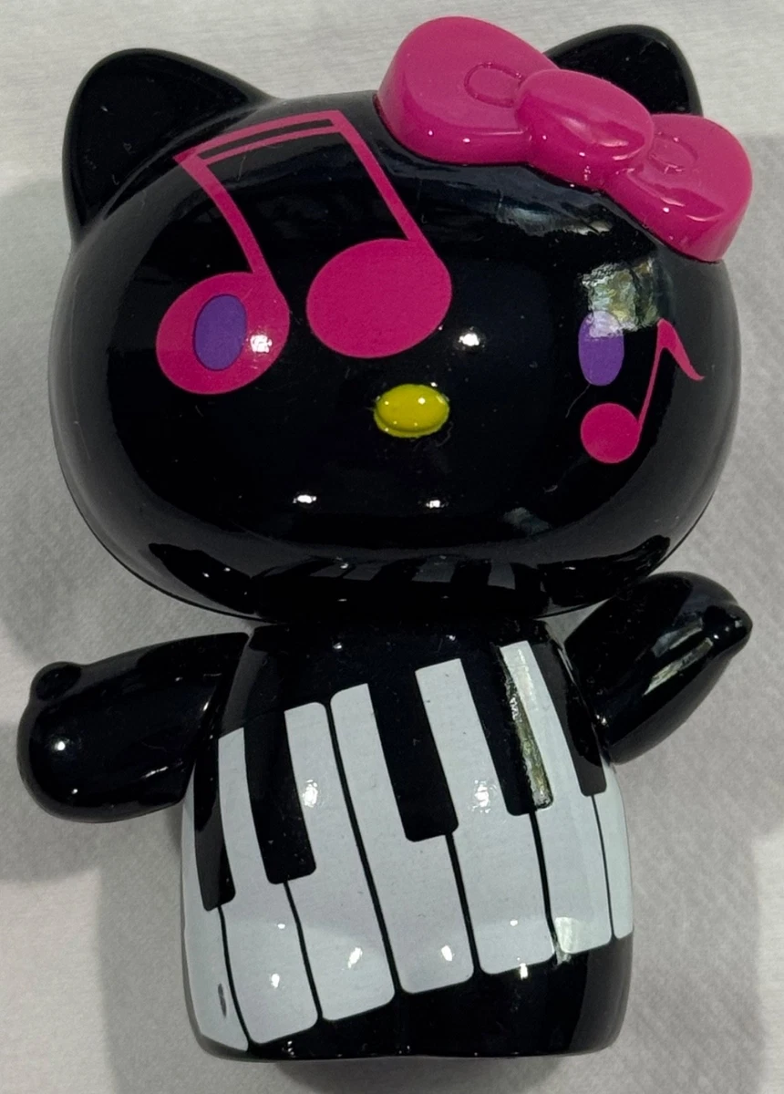 Hello Kitty 2009 Year Manufactured Designer & Urban Vinyl Action