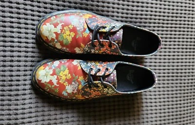 Zapatos DR. Martens Rojo Floral Talla US Mujer 7 Foto 1 de 3
