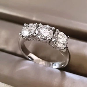 Anello trilogy Oro bianco 18 kt con 3 Diamanti naturali 2,14 CT colore G/H PI1 - Foto 1 di 13