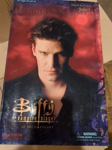 Modellino Sideshow Buffy l'ammazzavampiri ANGEL 12" David Boreanaz scala 1/6 NUOVO - Foto 1 di 5