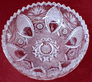 BÖHMISCHE TSCHECHISCHE HANDGESCHLIFFENE KLEINE KRISTALLGLASSCHALE EXQUISIT GESCHLIFFEN - ATEMBERAUBEND - Bild 1 von 8