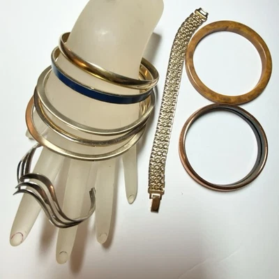 Lote De Colección De 9 Pulseras Brazalete Trifari Monet Cobre y Más Foto 1 de 4