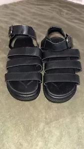 Black Sandles - Picture 1 of 3