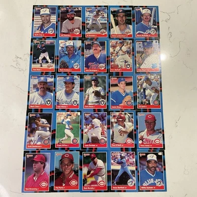Lot of 25 Donruss Baseball Cards Stars Paul O’Neill Jesse Barfield Jamie Moyer - Image 1 of 4