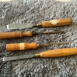 4 Vintage Woodworking Chisels Wooden Handles Retro Tools - Picture 1 of 20