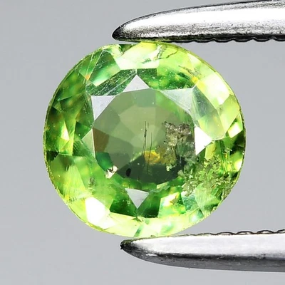 💎 0.54ct 5mm Round Natural Green Demantoid Garnet - Africa Gemstone - Image 1 of 4
