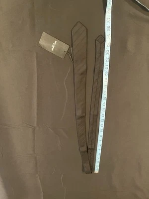 Corbata ajustada para hombre Saint Laurent. $215 Foto 1 de 4