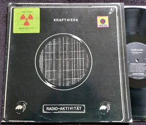 KRAFTWERK „RADIO-AKTIVITÄT“ GERMAN PRESS - Bild 1 von 3