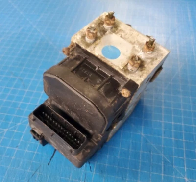 2001 SUBARU OUTBACK LEGACY ANTI LOCK BRAKE SYSTEM PUMP ABS MODULE 27534AE00A - Image 1 of 4