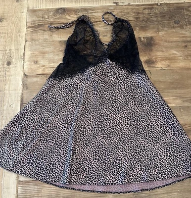 Lencería camisón Babydoll con ribete de encaje de leopardo sedoso Victoria's Secret W-Sm Foto 1 de 4