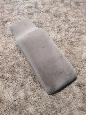 Buick LeSabre 1992-1999 consola central tapa reposabrazos tela gris claro OEM Foto 1 de 4