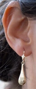 9ct Yellow Gold Drop Earrings 7.5mm x 4.75mm - Picture 1 of 4