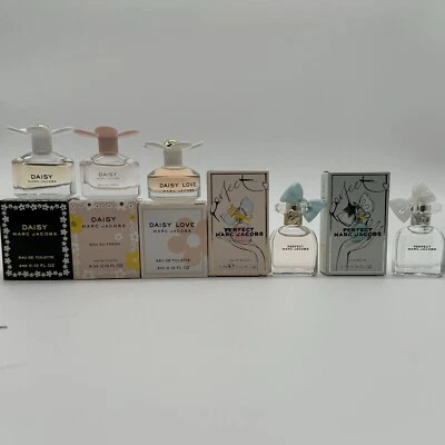 JUEGO MINIATURA 5 PIEZAS Marc Jacobs (margarita, eau so fresh, love, perfecto edp&edt) Foto 1 de 4