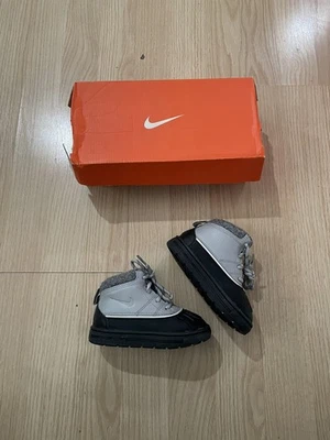 Nike ACG Woodside 415080-004  Toddler Size 6.5C Sneaker Duck Boots Gray/black - Image 1 of 4