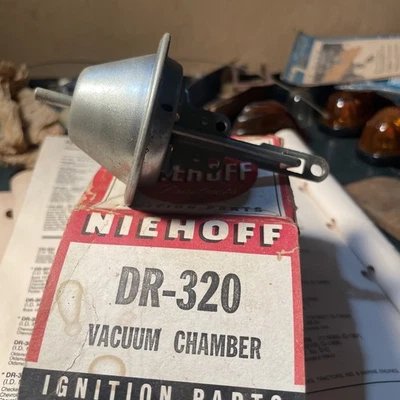 Niehoff N.O.S. DR-320 vacuum chamber fits 60’s-70’s amc checker jeep chevrolet  — 第 1/4 张图片