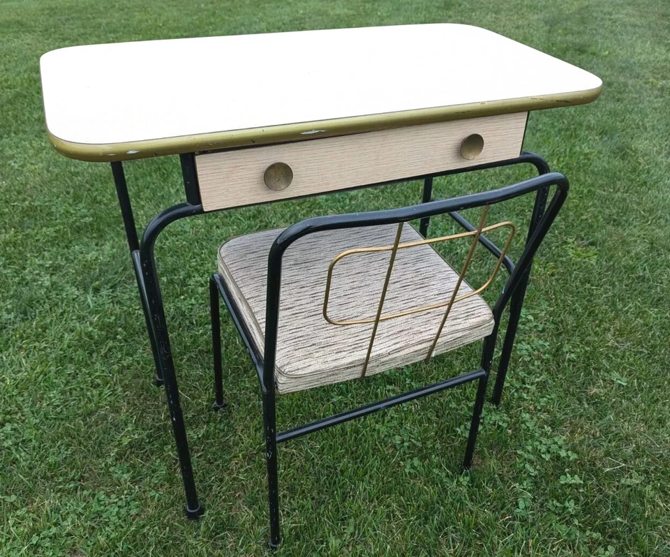 Super Rare 1950s Child's Desk & Chair Clean & All Original! - Image 1 of 4