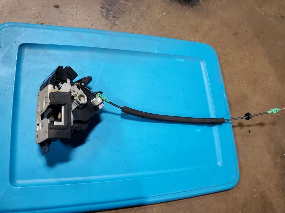 2005 2006 2007 2008  JAGUAR X-TYPE LEFT REAR DOOR LOCK - Image 1 of 1