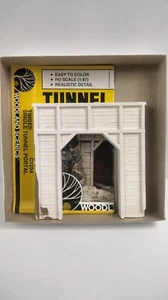 HO 1/87 Scale Woodland Scenics #C1254 Timber Single Track Tunnel Portal - Picture 1 of 9