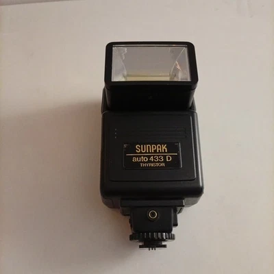 Sunpak Auto 433D Thyristor Camera Flash Canon Dedicated Shoe Mount Flash - Image 1 of 4