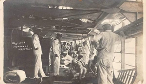 RPPC Tasche & Hängematte Inspektion Marine Militär Matrosen um 1910 Vintage Postkarte - Bild 1 von 2