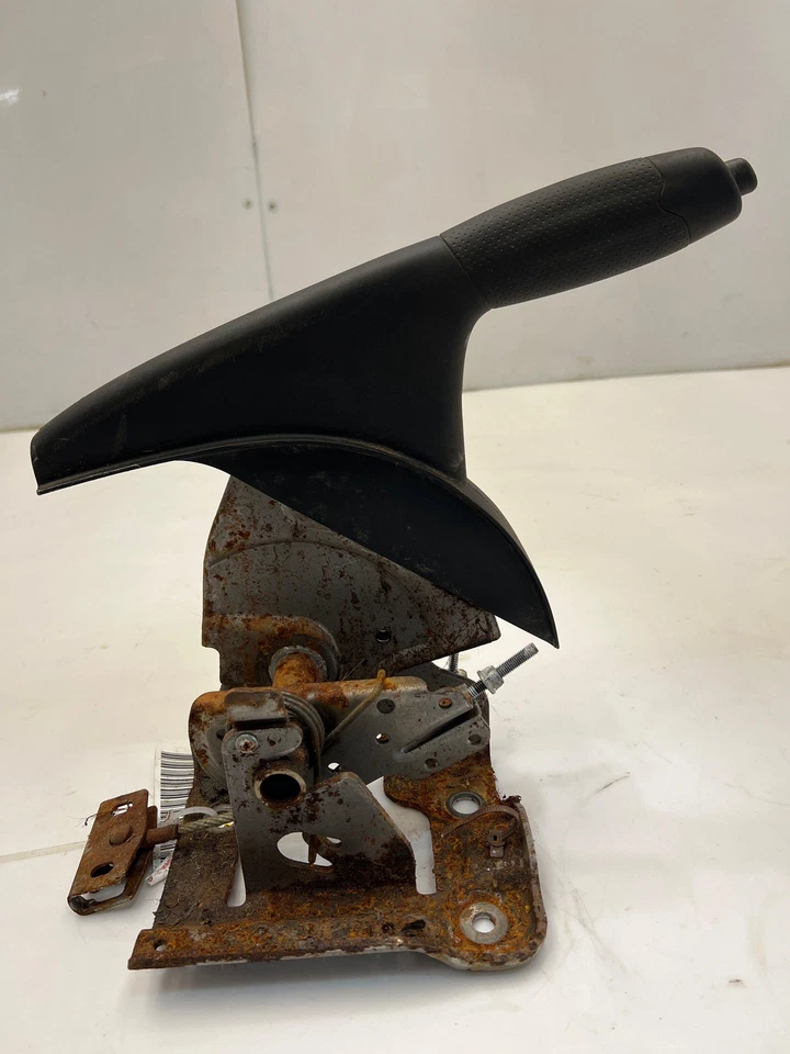 2011 - 2017 年日产 Juke 停车制动控制杆 原始设备制造商 36010-1KA3A — 第 1/4 张图片