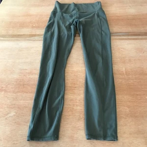 Vuori Studio Pocket Legging Women XS Green Mid Rise Media Side Pocket Athleisure - Picture 1 of 12