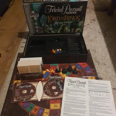 Trivial Pursuit Lord Of The Rings Trilogy Edition DVD Board Game - hasbro 2004 - Image 1 of 4