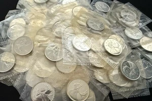 40x Canada 25 Cents Coin Silver Sealed Uncirculated (1966 and below) - Picture 1 of 1