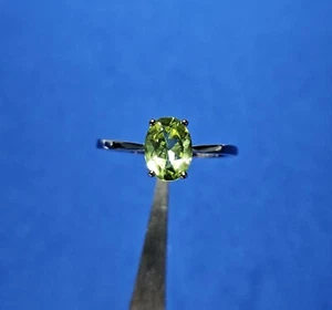 1.45ct Oval Cut Green Peridot Ring 925 Sterling Silver Size 7 New - Picture 1 of 6