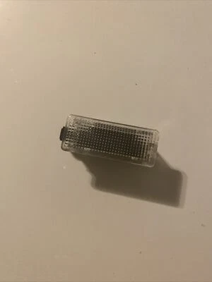 前右门礼貌灯 2018 梅赛德斯 CLA 250 2014 2015 2016 - 2019 — 第 1/4 张图片