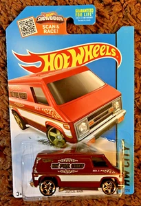 Hot Wheels SUPER VAN The Fire Chief - HW City HW Rescue - RED - NIP - Picture 1 of 2