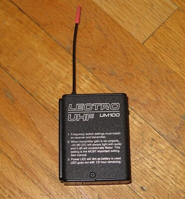 Lectro Lectrosonics UM100 Bodypack Transmitter - 691.2-716.7 MHz - Block 27 - Image 1 of 4