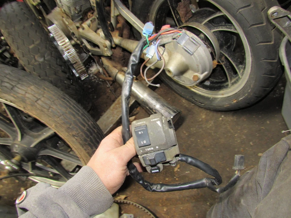 Kawasaki En450 454 LTD 1989 interruptor izquierdo luces bocina giratoria Foto 1 de 1