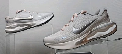 Talla 7-Mujeres Nike Journey Run Photon Polvo/Peltre Metálico FJ7765-006 Foto 1 de 4