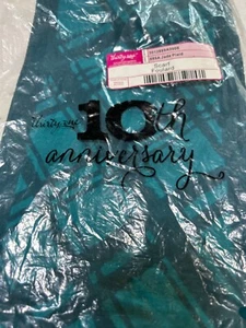 Thirty-One Scarf in ~Retired~ JADE PLAID ~New in Package! - Picture 1 of 2