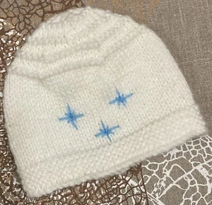 NEWBORN BABY BEANIE/HAT. WHITE. HAND-KNITTED BY ME. w Embroidered Blue Stars - Picture 1 of 2