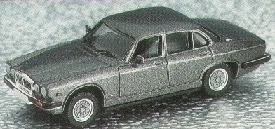 Herpa PKW Jaguar XJ 12, silbergrau 031020 - Bild 1 von 1