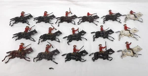 Britains Ltd, 1960s painted cast lead Royal Canadian Mounties on Horseback, 16 - Picture 1 of 10