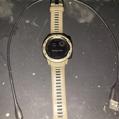 Garmin Instinct Tactical Edition GPS Watch - Coyote Tan - Imagem 1 de 3
