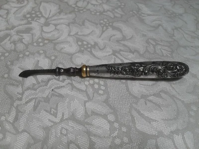 Antiguo cuchillo de borrar raspador de tinta pluma estilográfica repousse placa de plata victoriana Foto 1 de 4