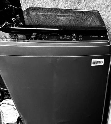 Lavadora y lavadora portátil COMFEE’ 2,4 pies cúbicos LED Lavado Foto 1 de 4